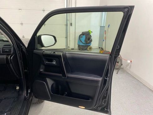 Used 2019 Toyota 4Runner TRD Off-Road Premium AWD/4WD image 31