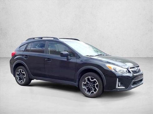 Used 2017 Subaru Crosstrek 2.0i Premium AWD/4WD image 10