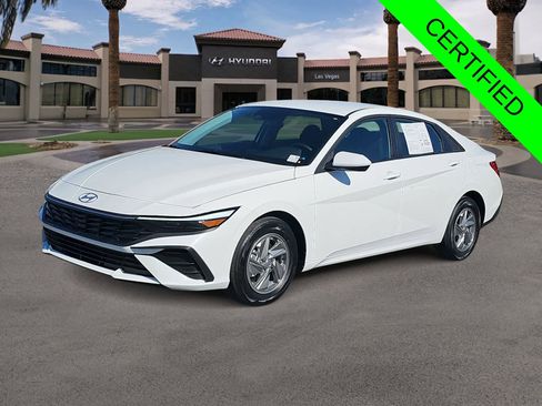 Used 2025 Hyundai Elantra SE image 4