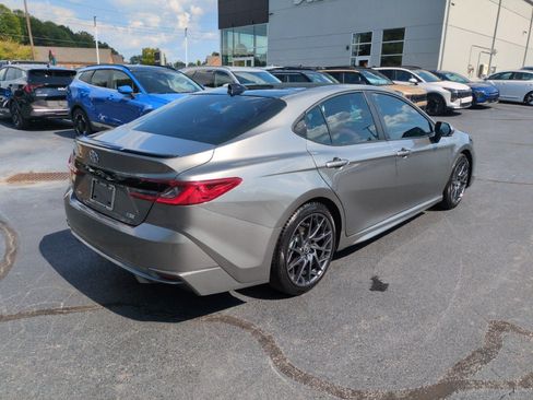 Used 2025 Toyota Camry XSE FWD image 7
