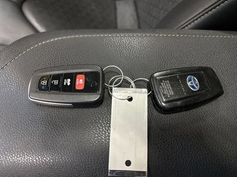 Used 2018 Toyota Camry XSE FWD image 25