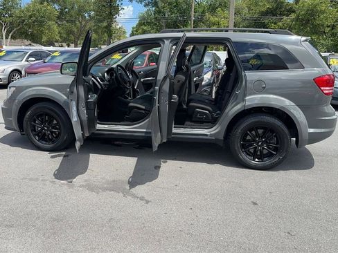 Used 2020 Dodge Journey SE w/ Blacktop Package FWD image 27