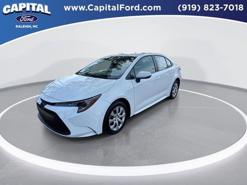 Used 2024 Toyota Corolla LE image 4