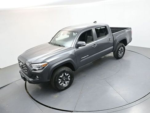 Used 2022 Toyota Tacoma TRD Off-Road AWD/4WD image 20