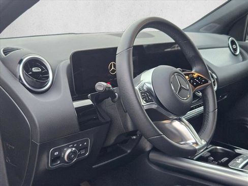 Certified 2025 Mercedes-Benz GLA 250 image 10