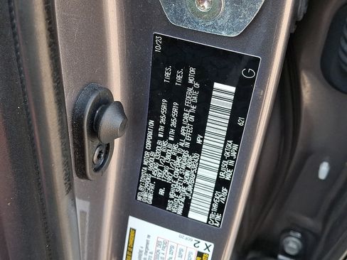 Certified 2023 Lexus GX 460 Premium w/ Accessory Package AWD/4WD image 28