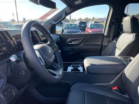 New 2025 Chevrolet Silverado EV LT image 14