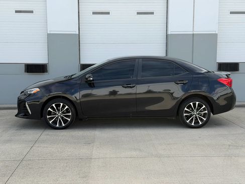 Used 2017 Toyota Corolla SE w/ Carpet Mat Package (TMS) FWD image 2