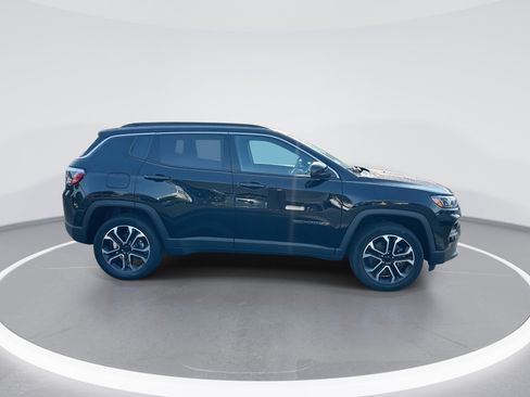 Used 2023 Jeep Compass Limited w/ Sun and Sound Group AWD/4WD image 10