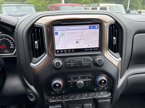 Used 2021 Chevrolet Silverado 1500 High Country w/ Safety Package II AWD/4WD image 17