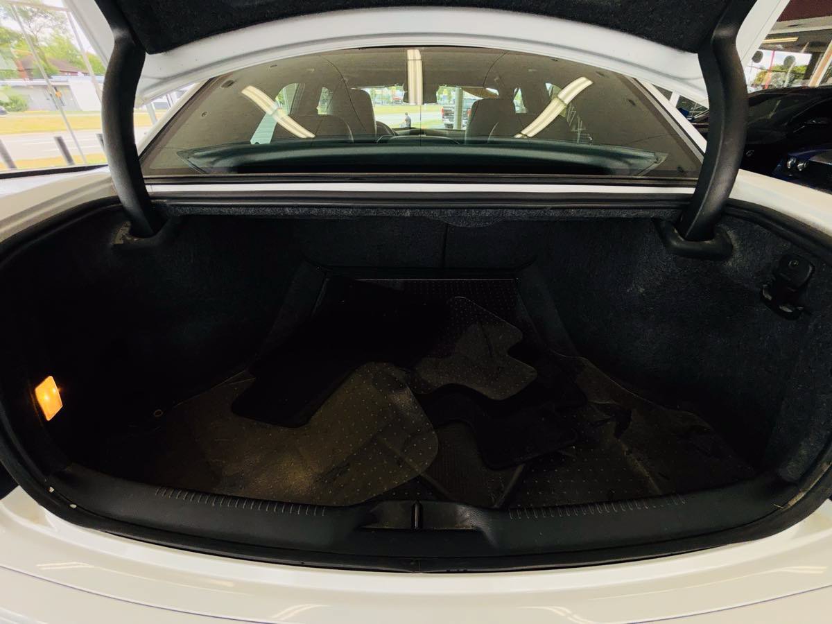 Used 2023 Chrysler 300 C RWD image 10