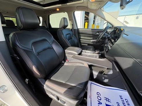 Used 2023 Nissan Pathfinder SL w/ SL Premium Package AWD/4WD image 32