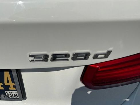 Used 2018 BMW 328d xDrive Sedan w/ Premium Package AWD/4WD image 7