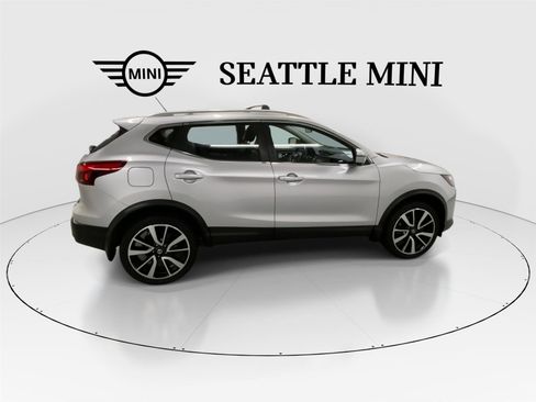 Used 2017 Nissan Rogue Sport SL w/ SL Premium Package image 12