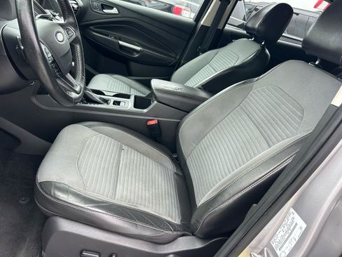 Used 2017 Ford Escape Titanium FWD image 6