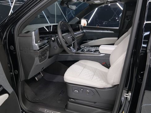 Used 2026 Cadillac Escalade V w/ LPO, ONYX Package image 55