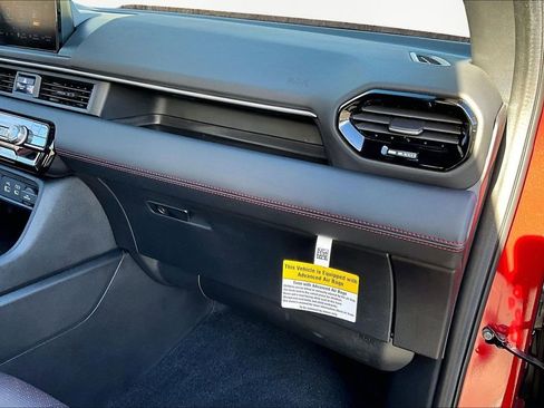 Used 2025 Honda Pilot Black Edition image 21