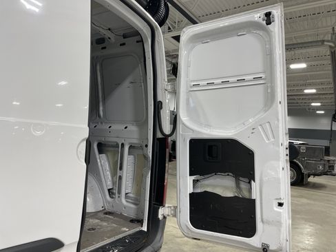 Used 2019 Mercedes-Benz Sprinter 144 image 21
