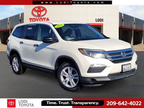Used 2018 Honda Pilot LX image 1