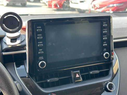 Used 2020 Toyota Corolla LE FWD image 11