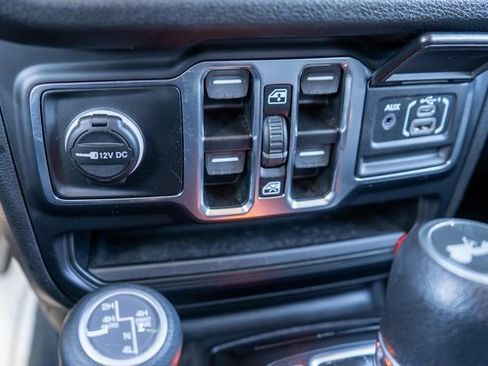 Used 2024 Jeep Wrangler Unlimited w/ Convenience Group image 20