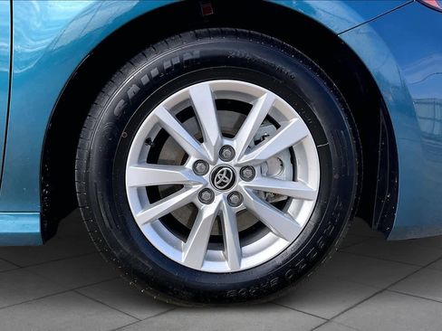 Used 2025 Toyota Camry LE image 10