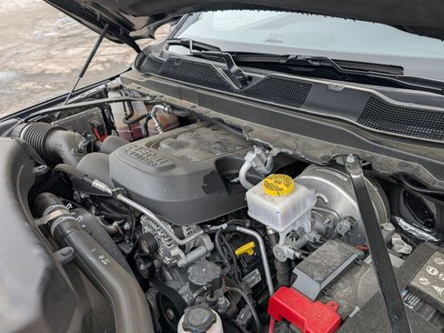 Used 2024 RAM 2500 Big Horn w/ Sport Appearance Package image 25