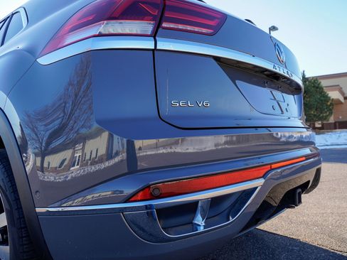 Used 2020 Volkswagen Atlas Cross Sport SEL Premium R-Line image 28