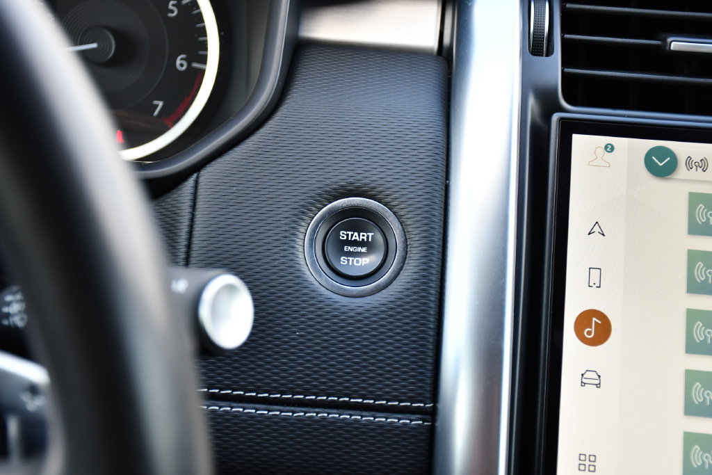 Used 2023 Land Rover Discovery S R-Dynamic AWD/4WD image 19