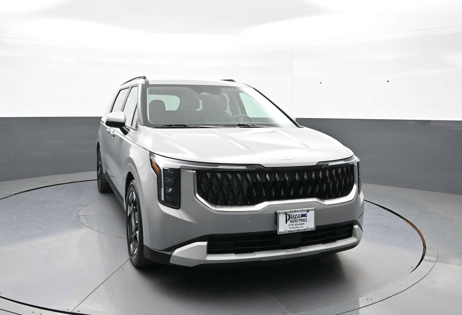 Used 2025 Kia Carnival EX FWD image 3