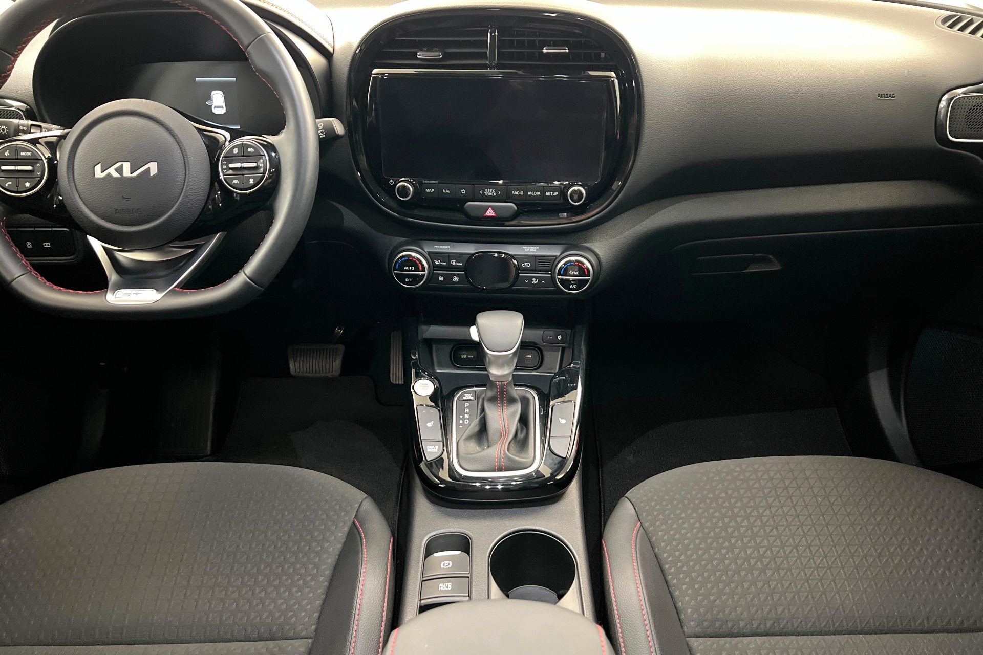 Used 2025 Kia Soul GT-Line w/ GT-Line Technology Package FWD image 14