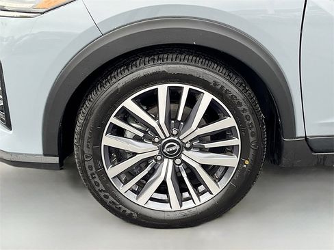 Used 2024 Nissan Kicks SR image 29