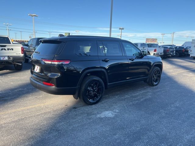 Used 2025 Jeep Grand Cherokee L Altitude AWD/4WD image 5