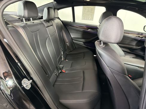 Used 2019 BMW 530e RWD image 31