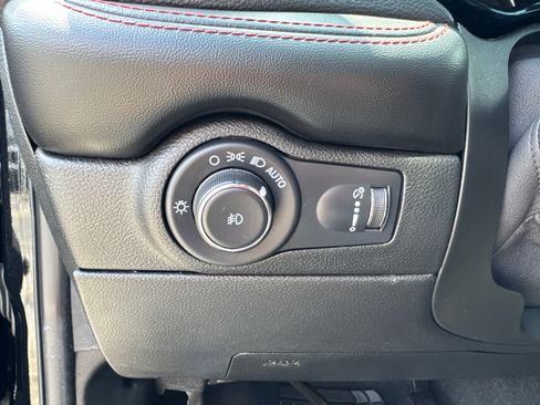 Used 2023 Dodge Durango R/T AWD/4WD image 16