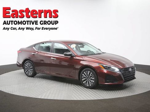 Used 2024 Nissan Altima 2.5 SV FWD image 38