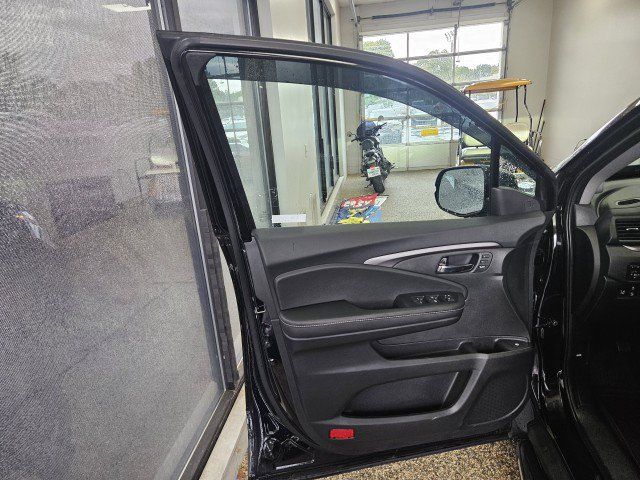 Used 2025 Honda Ridgeline RTL image 19