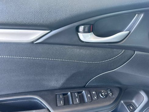 Used 2019 Honda Civic EX image 17
