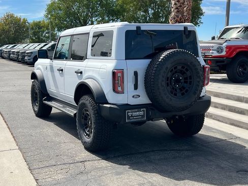 New 2026 Ford Bronco Outer Banks w/ Sasquatch Package AWD/4WD image 4