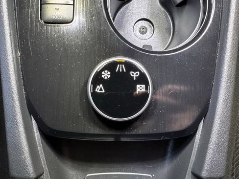 Used 2024 Nissan Rogue SV AWD/4WD image 34