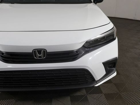 Used 2025 Honda Civic Sport image 14