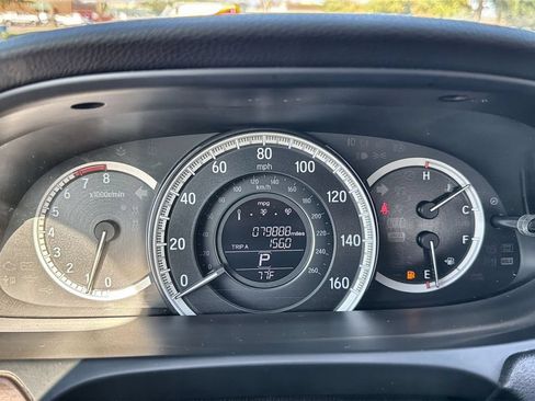 Used 2017 Honda Accord EX-L image 10