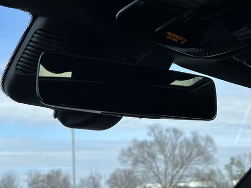 Used 2025 Mercedes-Benz GLC 300 300 image 27