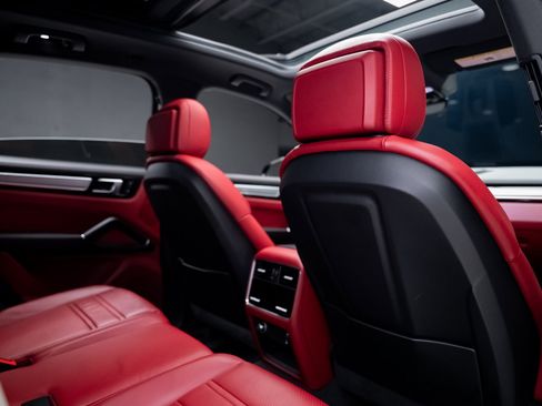 Used 2023 Porsche Cayenne S image 70