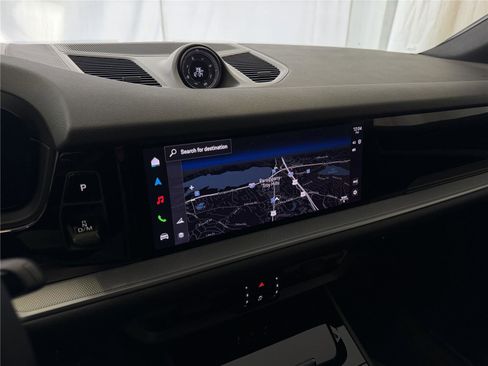 Certified 2025 Porsche Cayenne Coupe image 23