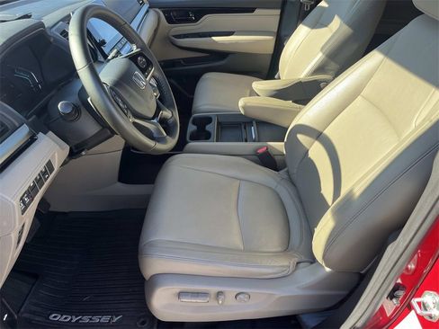 Used 2023 Honda Odyssey Touring image 14