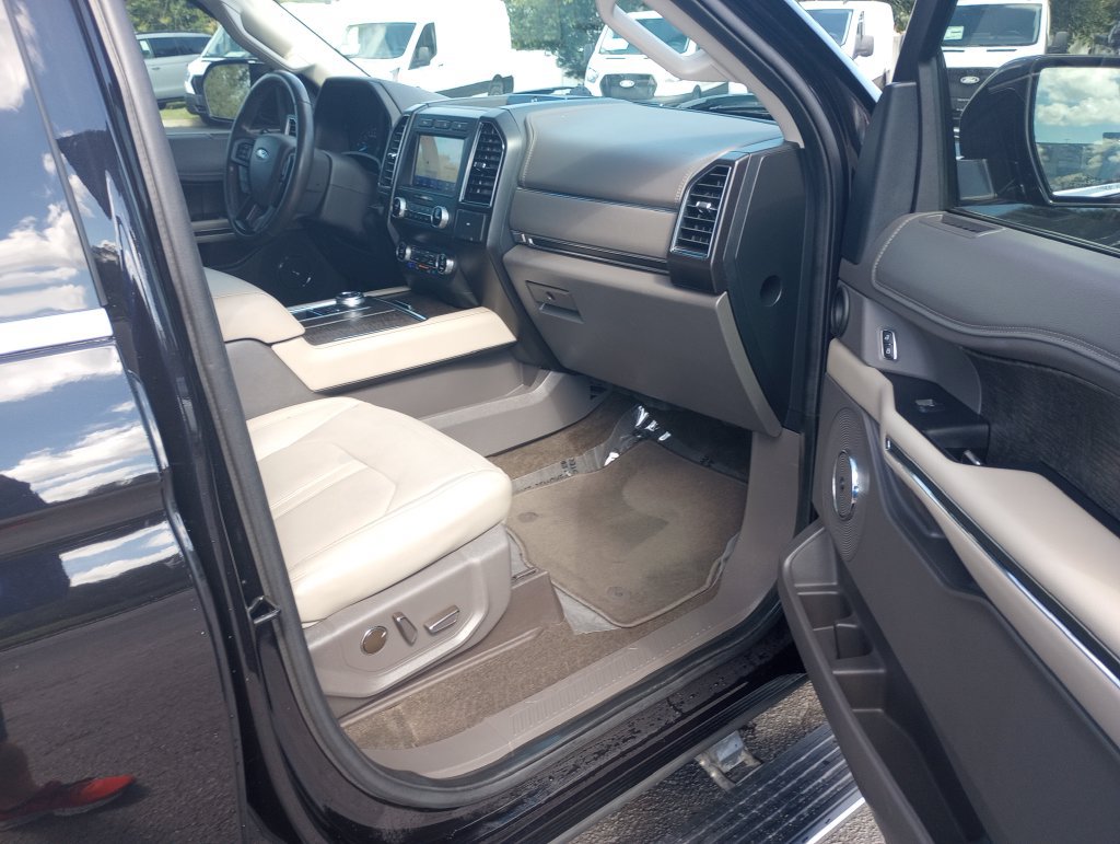 Used 2020 Ford Expedition Limited RWD image 11