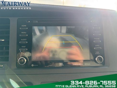 Used 2020 Toyota Sienna Limited Premium w/ Carpet Mat Package image 23