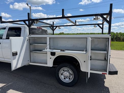 Used 2024 RAM 2500 Tradesman AWD/4WD image 3
