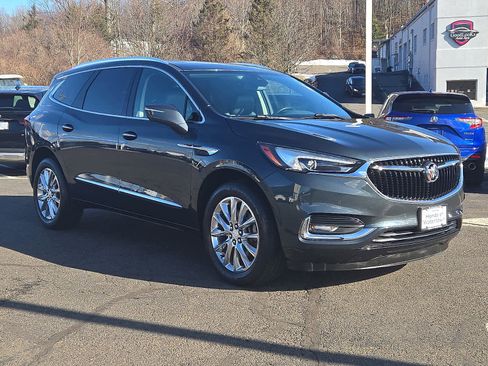 Used 2018 Buick Enclave Premium w/ Experience Buick Package image 4